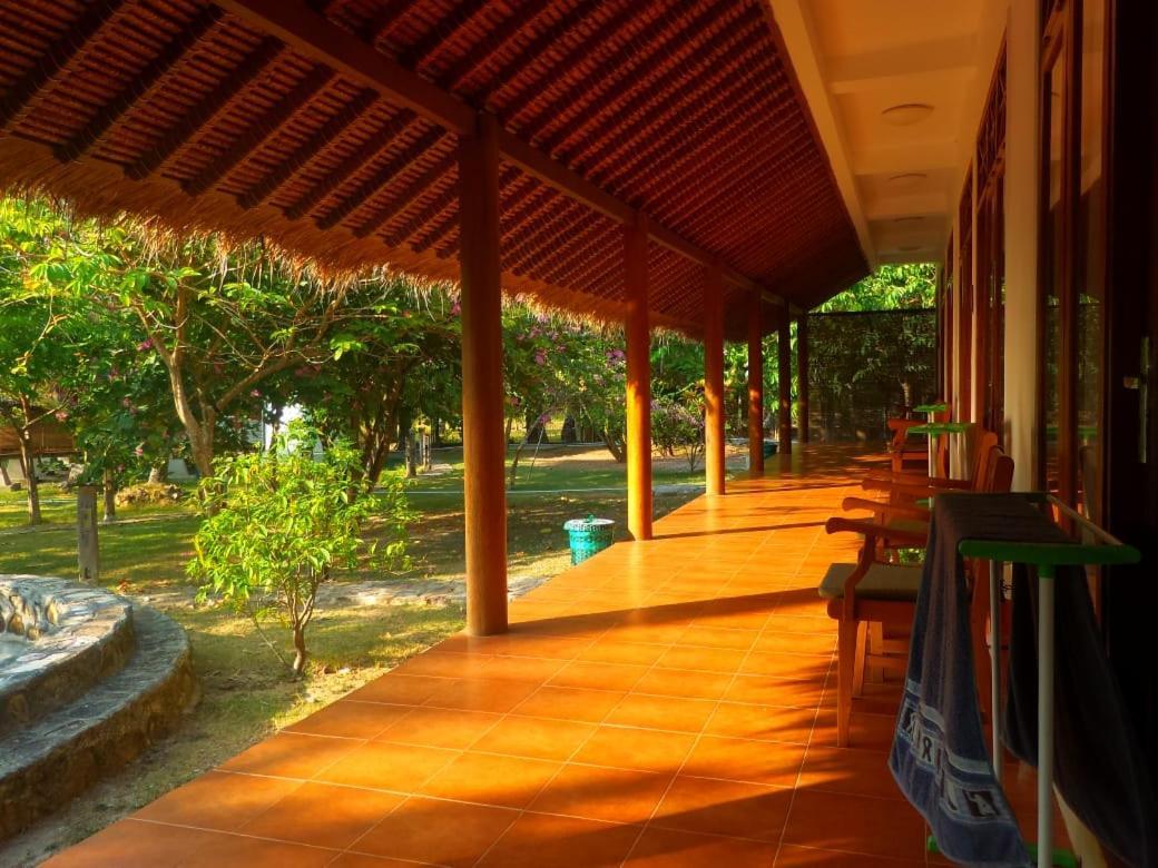 Ary'S Lagoon Bungalow & Hotel Каримунджава Экстерьер фото