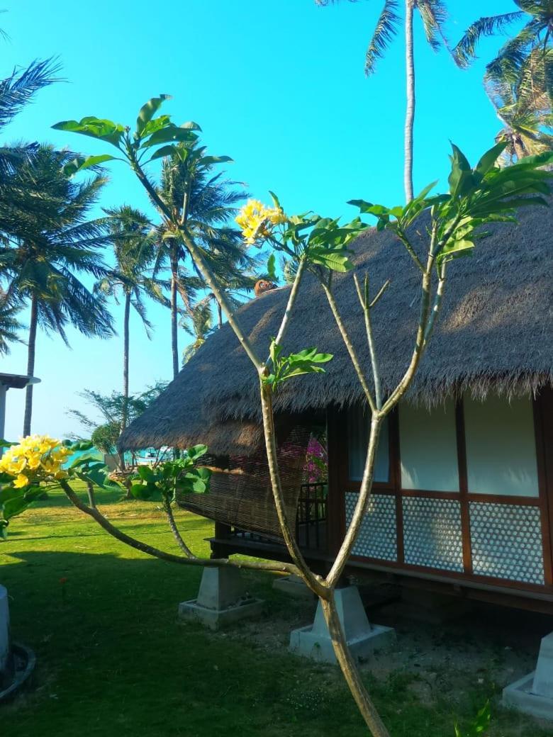 Ary'S Lagoon Bungalow & Hotel Каримунджава Экстерьер фото