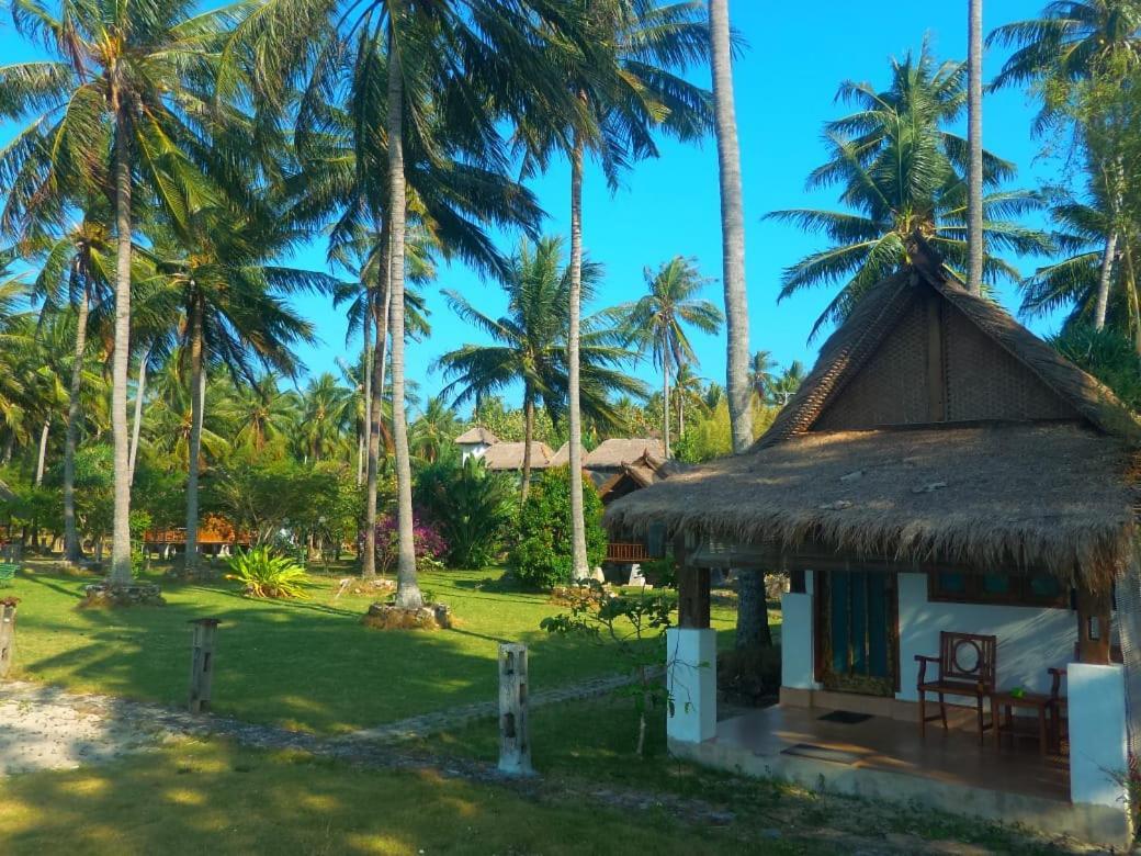 Ary'S Lagoon Bungalow & Hotel Каримунджава Экстерьер фото